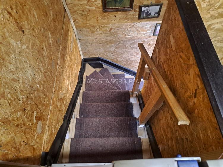 Casa cu deschidere la lac, necesita investitii, libera - 3