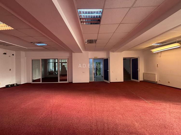 Vila De Inchiriat 11 camere  D+P+2 Timpuri Noi 12 Locuri Parcare 500 mp - 34