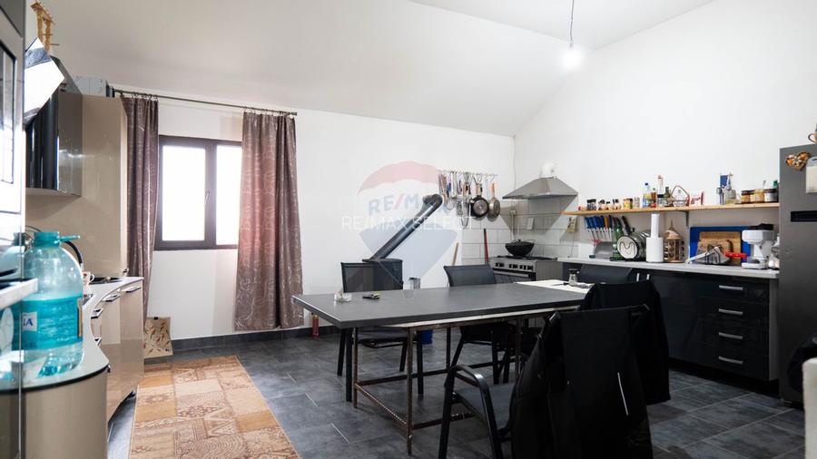 Vilă cu piscină –ideală pentru familie sau pensiune, Bacu-acces A1/A0 - 18