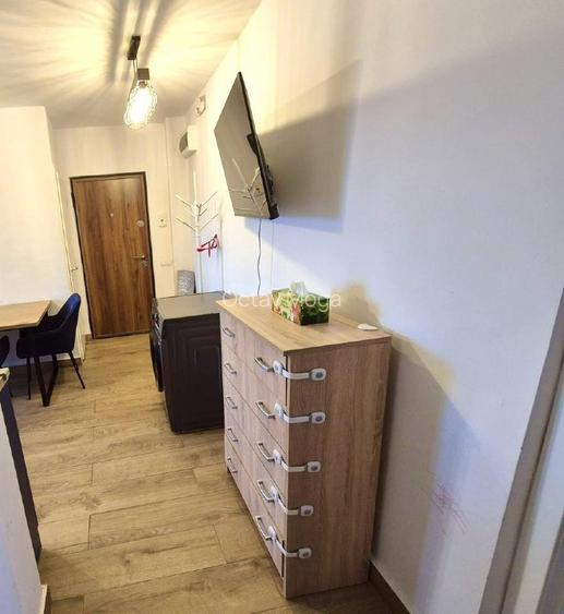 Apartament doua camere, decomandat, renovat recent. Central - 4