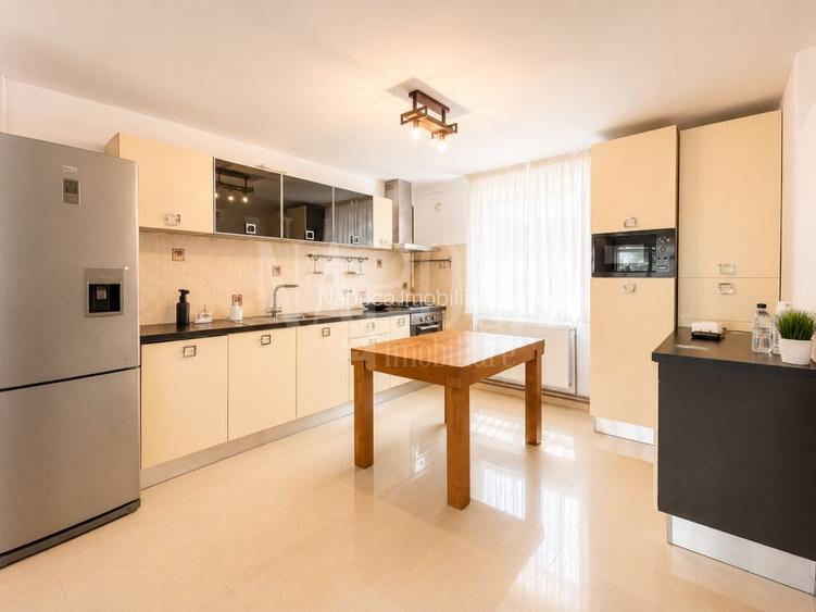 Casa 4 camere de vanzare in Floresti - 2