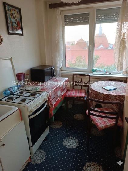 Apartament cu 2 camere - P-ta Victoriei - 4