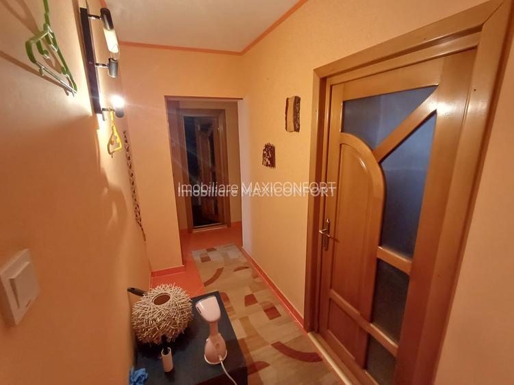 Vanzare apartament 4 camere-Imobiliare MAXICONFORT - 5