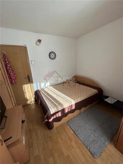 Etaj 2 - Mircea cel Batran, 3 camere mobilat cu geam la baie - 5