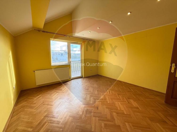 De vânzare Casă spațioasă cu teren 1.000 mp Beverly Hills, Sanmartin - 12