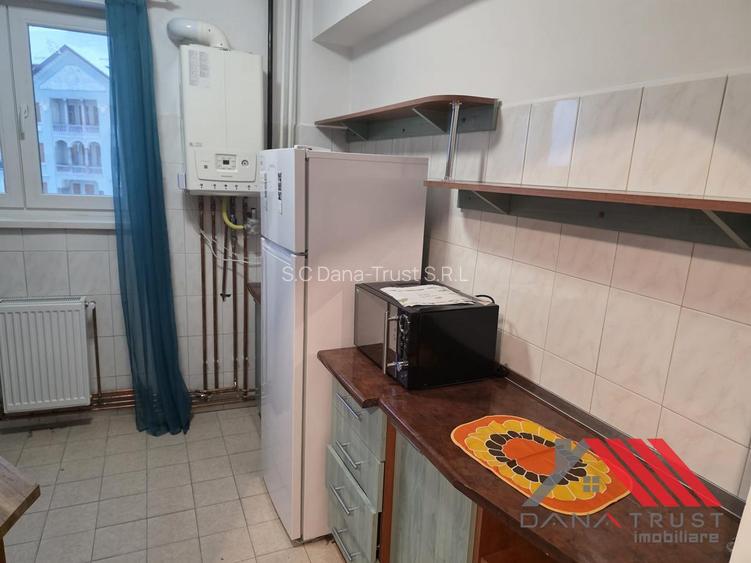 Ultracentral – Catedrala – 2 cam Decomandat – 330 euro - 19