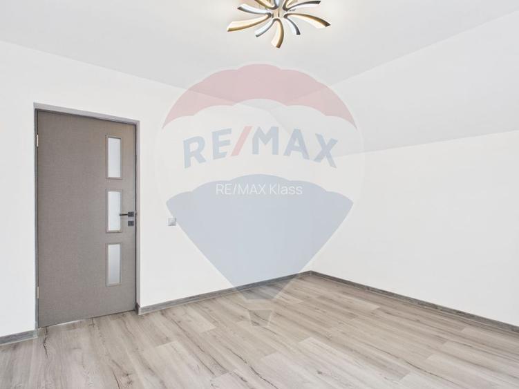 Casă / Vilă cu 5 camere de vânzare - 35