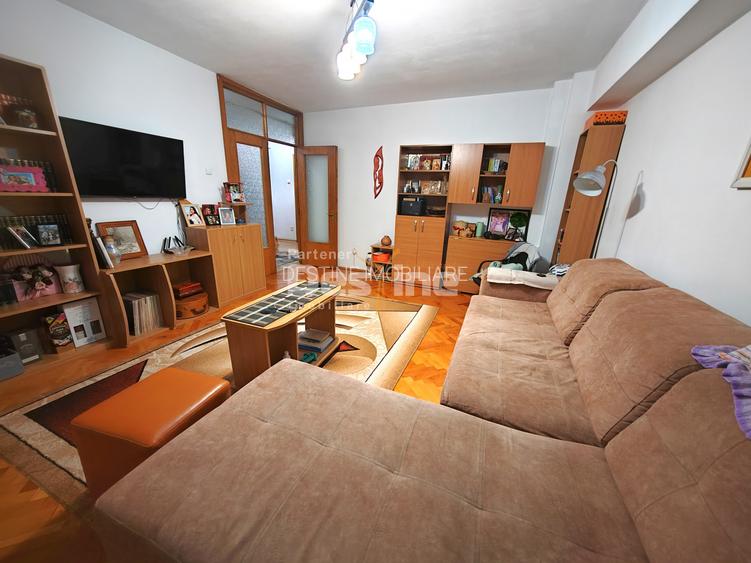 Apartament 2c 64,20mp DECOMANDAT la bulevard, etaj intermediar - Frumoasa - 2