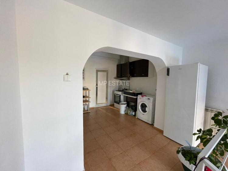 Casa 9 camere , 7 Dormitoare , 8 Bai / 400 mp utili / 350 mp Curte /Comision 0% - 9