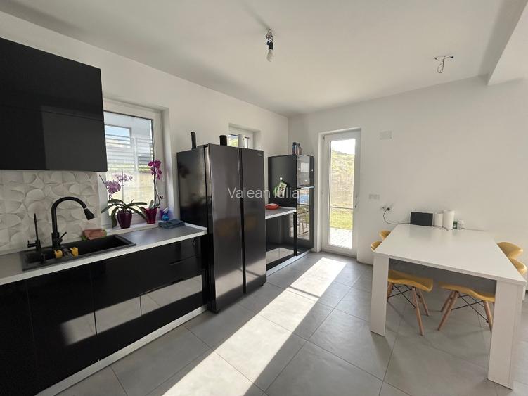 Duplex zona Vivo | 3 dormitoare, garaj 2 mașini | Proprietar - 4