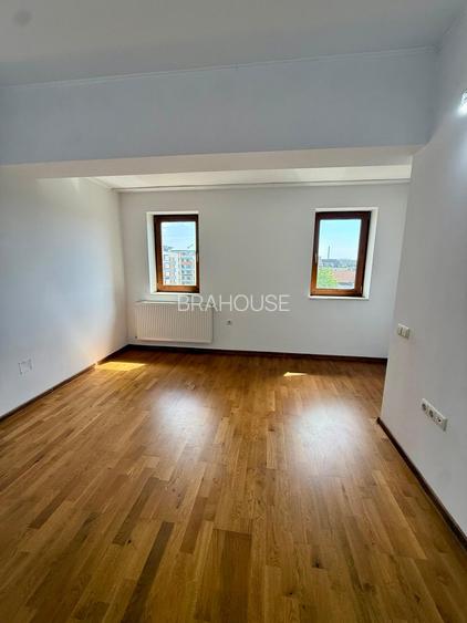 Apartament 3 camere de vanzare, Tractorul, parcare subterana - 3