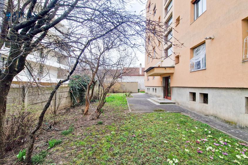 Decomandat, 3 camere, 91 mp., ultracentral, et. 2  din 4, vedere catre Tampa, - 17