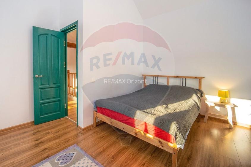 Casă cu două corpuri, teren 835 mp, str. I.L. Caragiale, Râșnov - 9
