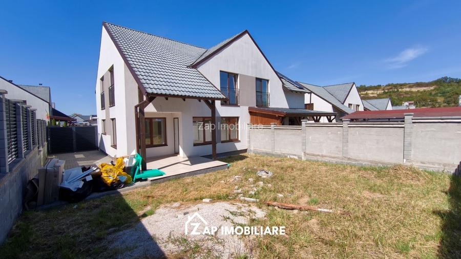 Casă - Strada Budiului - 100 mp Utili - Teren 300 mp - 4 Camere - 8