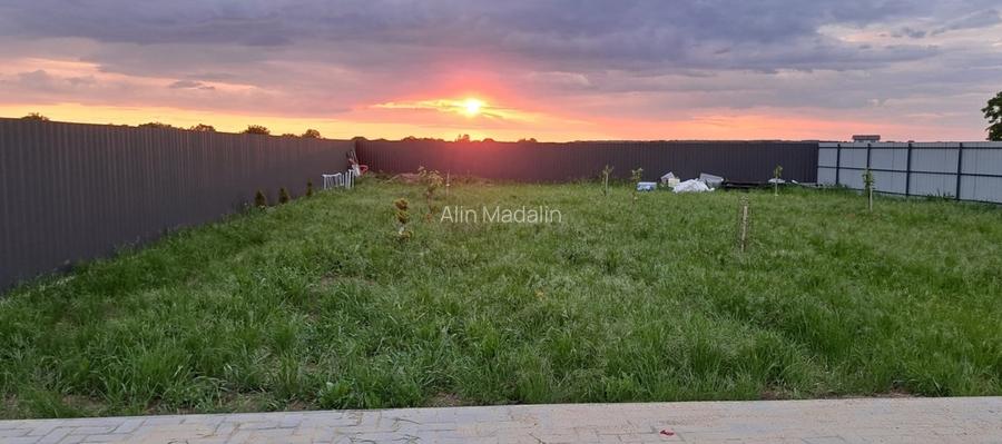 Teren Cornetu langa lac - 6