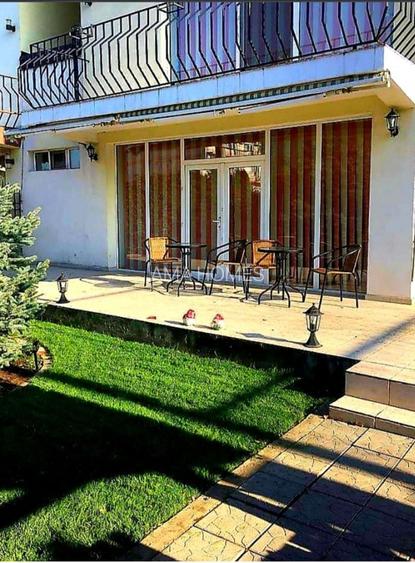 De vanzare Pensiune Eforie Nord la doi pasi de mare - 11