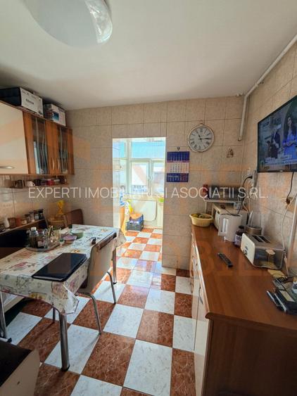 Apartament 2 camere de vanzare in Primo-Dezrobirii, ID-uri - 9