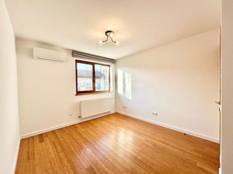 Villa, complex with swimming pool, tennis court, Iancu Nicolae - 13