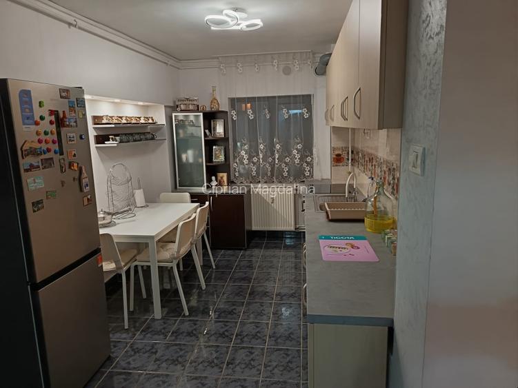 Apartament 2 camere, decomandat,  Deva, bulevardul Decebal (prețul e negociabil) - 7