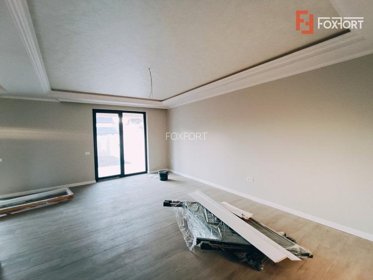 Duplex de vanzare cu 5 camere si teren de 270 mp - Mosnita Noua  - 2