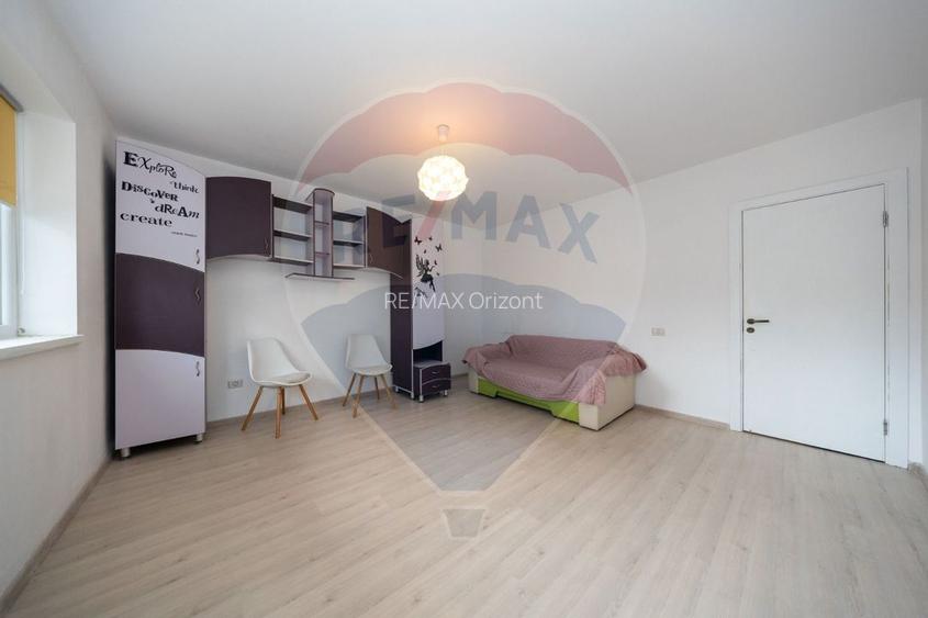Apartament cu 3 camere de închiriat - 9