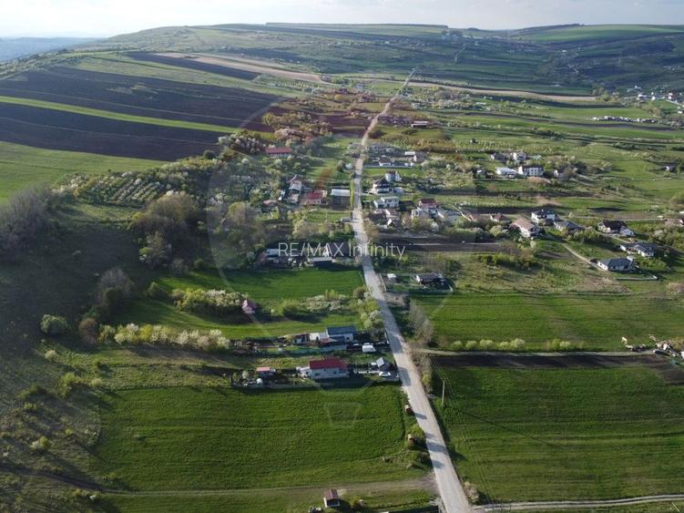 De vânzare parcele teren Fânațe | 3 loturi | 550 mp + drum privat - 10