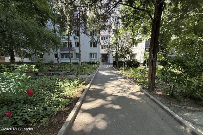 Parc Drumul Taberei, 50 mpu, etaj 2, decomandat, 5 minute de metrou - 15