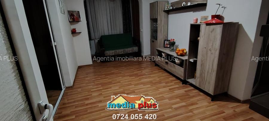 Vânzare apartament 3 camere, etaj 1, Micro 19 – mobilat complet - 2