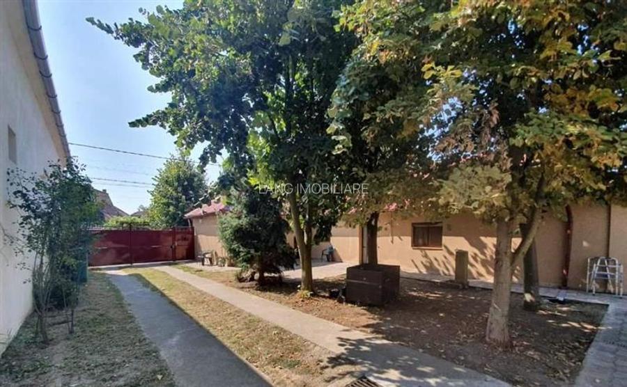 IMOBIL MULTIFUNCTIONAL IN ARADUL NOU - 3