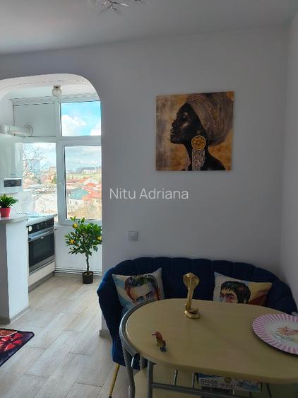 PROPRIETAR,închiriez ap.2 cam.utilat și mobilat modern,cu centraia proprie de ap - 11