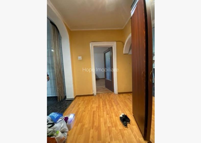 Piata Sudului-Caporal Ion Gheorghe-Apartament de 3 camere-decomandat - 8