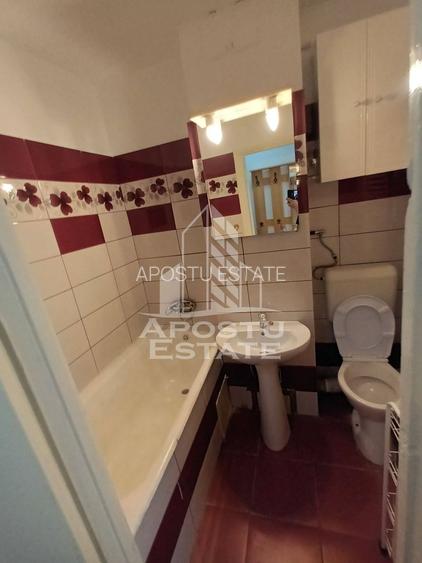 Apartament 3 camere, Zona Dacia, Centrala Proprie, Scoala Gimnaziala18 - 18