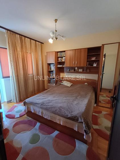 Apartament trei camere - Zona Școala Nr. 9 -84 mp - 2
