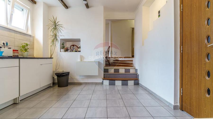 Casă lângă Campusul Hașdeu/UMF- Ideală pentru locuințǎ sau investiție! - 2