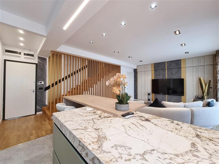 Designer Duplex - Penthouse for Rent | Weekly Housekeeping | Parking