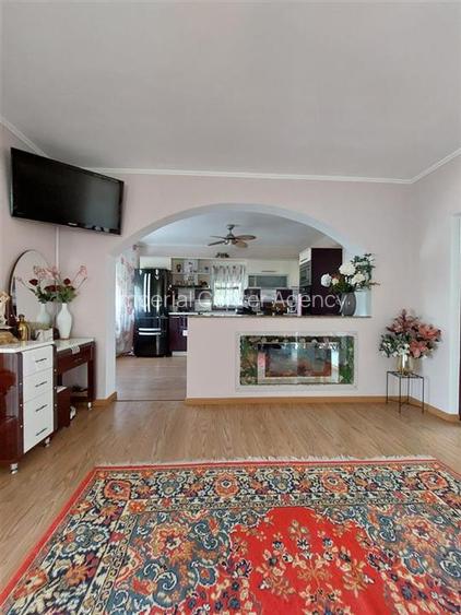 Vila de vanzare P+1 si  4200 mp teren in Com Livezi - 5