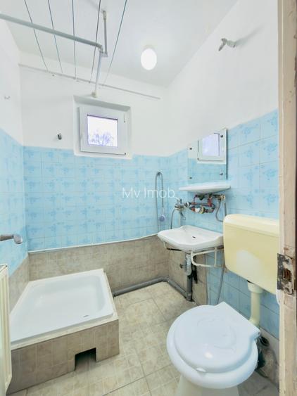 Apartament de vanzare cu 2 camere in Florilor pe str Aleea Mimozei nr 6 ,et 1/4 - 9