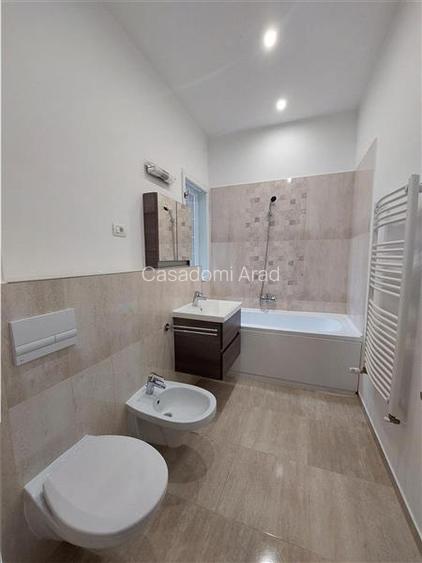 Apartament 5 camere central, renovat, pentru locuit sau birou - 3