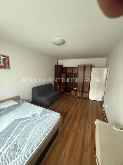 Dristor-Ramnicu Sarat, garsoniera, 12 minute metrou, BOILER, etaj 3/4 - 2