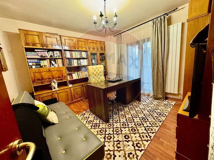 Apartament cu 3 camere de vânzare în zona Rovine - 3