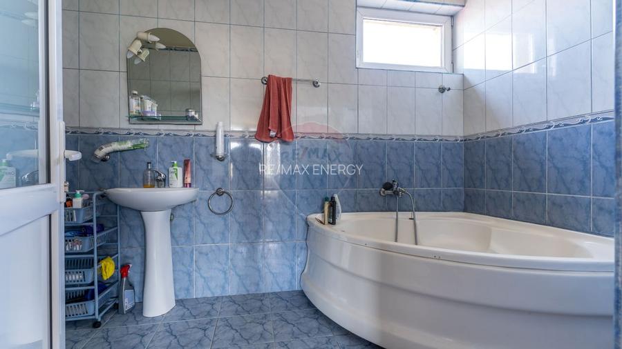 Casa pe 5 nivel-Ideala pentru Locuinta, Sediu Firma sau Investitie! - 23