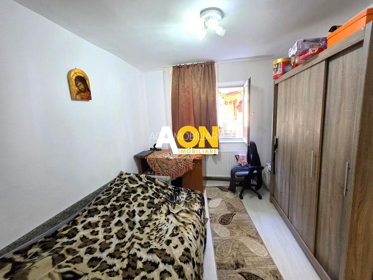 Apartament cu 3 camere, parter, boxă, acces curte, Cetate, zona Closca - 6