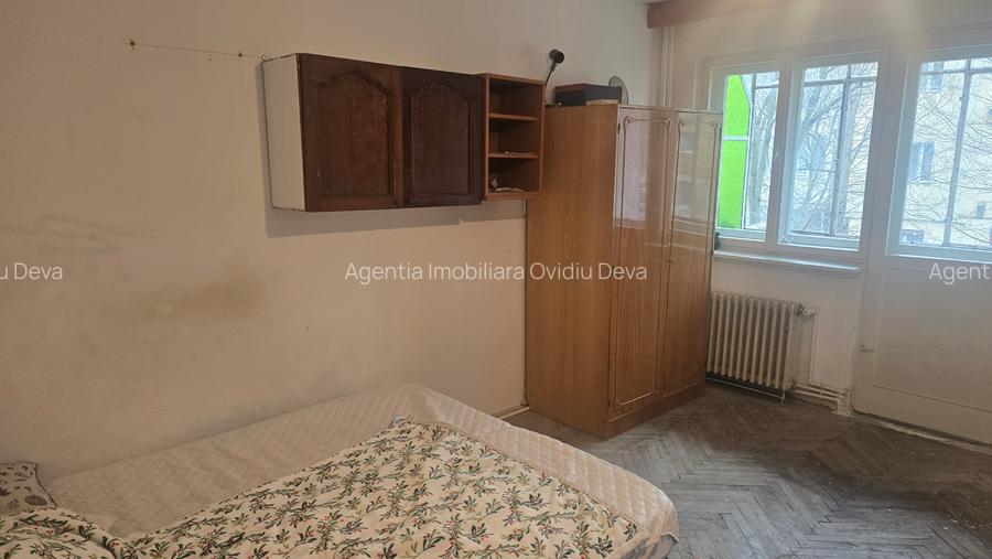 Vand  garsoniera in Deva, zona Dacia, etaj 1, bloc de 4 etaje, usa metalica, - 5