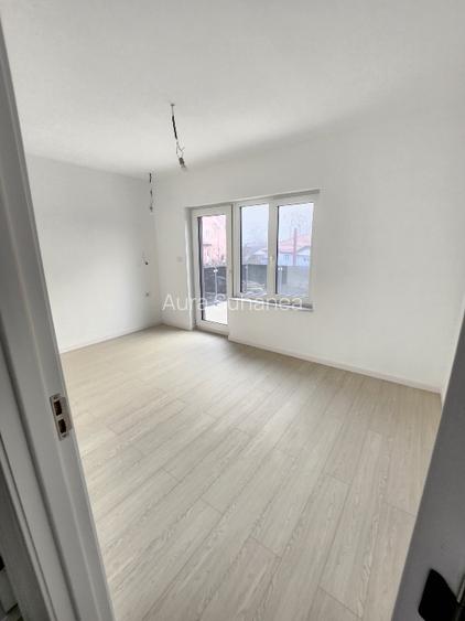 Proprietar, vând casa 4 camere in com Miroslava - 6