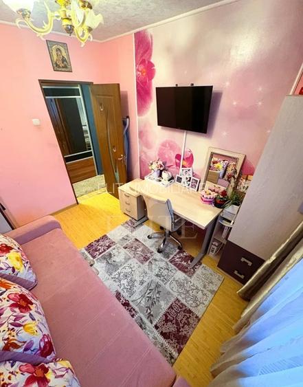 Apartament 3 camere în zona STRADA RETEZAT - 17
