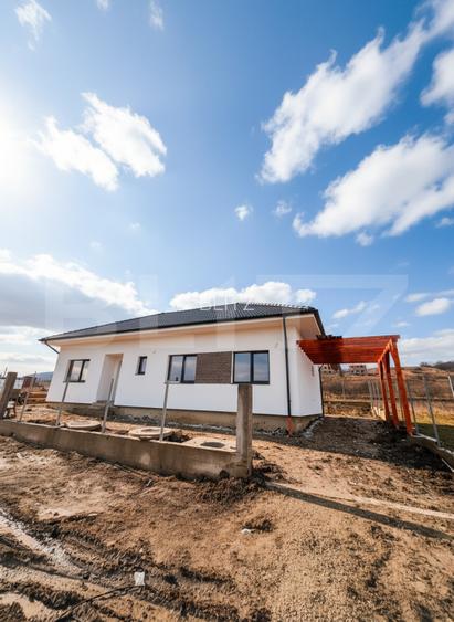 Casa pe un nivel 105 mp cu pod inalt mansardabil de 70mp, teren 500mp, Chinteni - 2