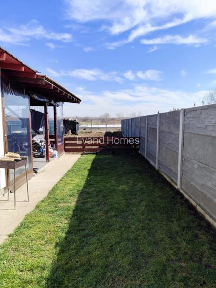 Duplex pe parter cu 3 camere si panouri fotovoltaice - Bucovat - 15