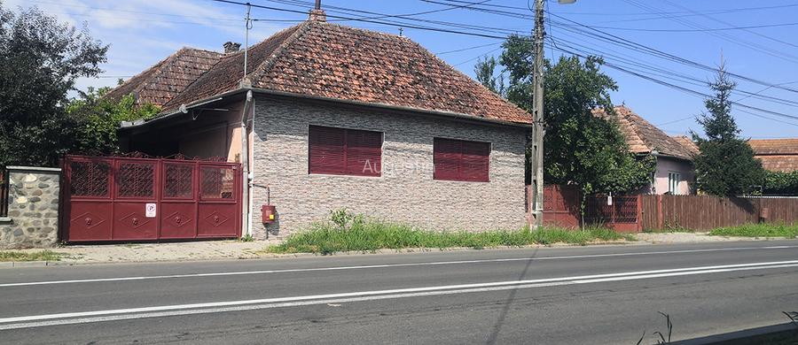 Proprietate unică în Reghin – 1,5 ha intravilan + 2 case locuibile + utilități  - 2