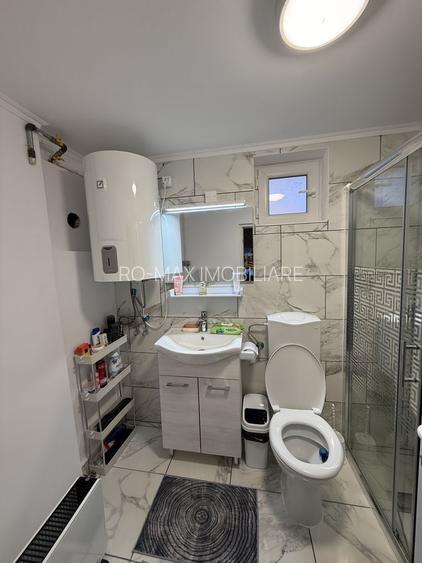 Casa demolabila  și teren 800mp cu toate utilitățile deschidere 26,5mp - 3