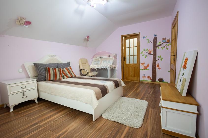 Casa spatioasa de vanzare - 48